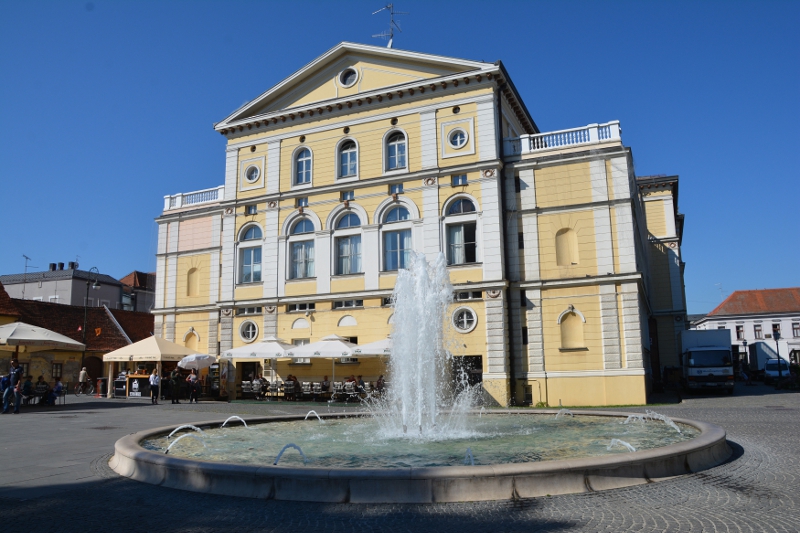 پرونده:تئاتر ملی کرواسی در واراژدین.jpg