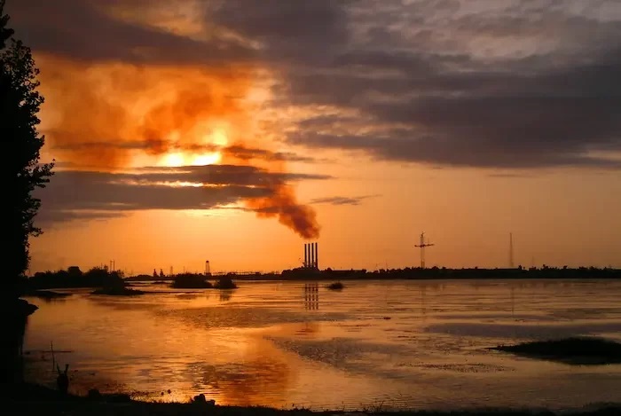 پرونده:2042187834 - 2.jpg