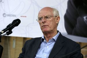 تونی کرگ در نمایشگاه آثارش (آبان 1396- تهران)