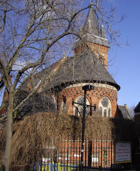 پرونده:St. James the Less, Westminster.jpg