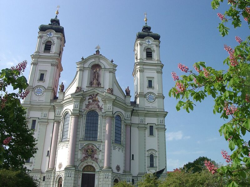 پرونده:Ottobeuren Basilika Fassade.jpg